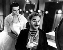 Limelight Charles Chaplin seated by dressing room mirror Claire Bloom 8x10 photo