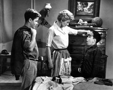 Leave it to Beaver Barbara Billingsley Tony Dow Jerry Mathers 8x10 inch photo