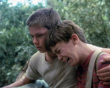 Stand By Me River Phoenix comforts crying Wil Wheaton 8x10 inch photo