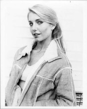 Heather Thomas in sheepskin jacket as Jody Banks The Fall Guy 8x10 inch photo