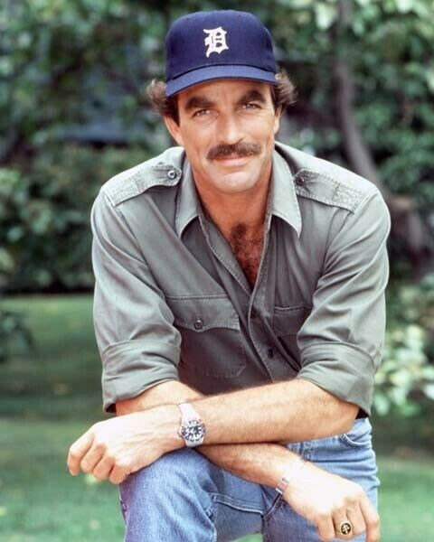 Tom Selleck wears Detroit Tigers baseball hat as Magnum 8x10 inch
