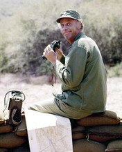 McLean Stevenson as Blake holding binoculars M.A.S.H TV series 8x10 inch photo