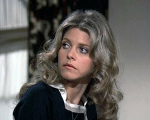 Lindsay Wagner looks over her shoulder as The Bionic Woman 8x10 inch photo
