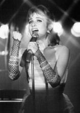 Rebecca De Mornay belts out song on stage 1985 The Sligger's Wife 5x7 inch photo