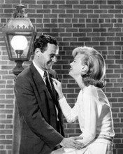 Days of Wine and Roses 1962 Jack Lemmon & Lee Remick by lamp post 8x10 photo