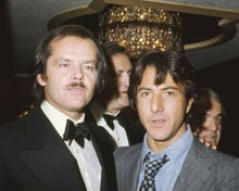 Jack Nicholson Dustin Hoffman pose together candid 1970's Hollywood 11x14 photo