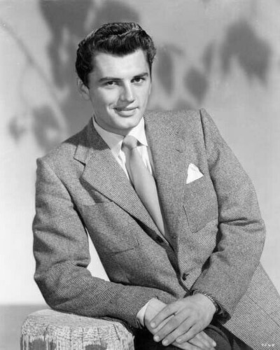 Edmund Purdom 1940's handsome leading man 16x20 Poster - The Movie Store