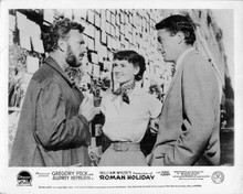 Roman Holiday Eddie Albert Audrey Hepburn Gregory Peck Wall of Wishes 8x10 photo
