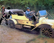 The Reivers Steve McQueen pushes Winton Flyer out of mud puddle 8x10 inch photo