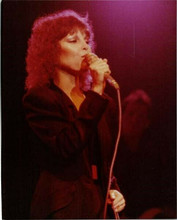 Linda Ronstadt 1970's singing on stage in black jacket 8x10 inch photo