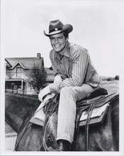 Doug McClure sits on his horse by Shiloh Ranch The Virginian TV 8x10 photo