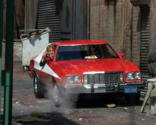 Starsky and Hutch 2004 Ford Gran Torino cruises back alley 8x10 inch photo