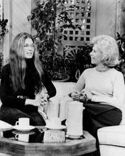 Dinah Shore talks to guest Gloria Steinem 1970's Dinah! TV show 8x10 inch photo