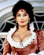 Lesley Anne Down displays ample cleavage 1985 series North & South 8x10 photo
