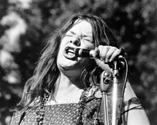 Janis Joplin belts out number in scene from 1975 documentary Janis 8x10 photo