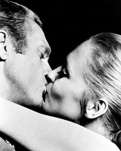 Thomas Crown Affair 1968 Steve McQueen & Faye Dunaway kiss 8x10 inch photo