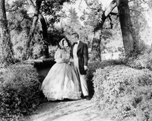 Gone With the Wind Olivia De Havilland & Leslie Howard in Tara woods 8x10 photo