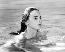 Marlee Matlin swims in pool 1986 movie Children of A Lesser God 8x10 inch photo