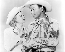 Roy Rogers & Dale Evans classic pose Dale telling off Roy 8x10 inch photo