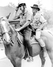 Crocodile Dundee 1986 Mick on horse with New York cop Paul Hogan 8x10 inch photo