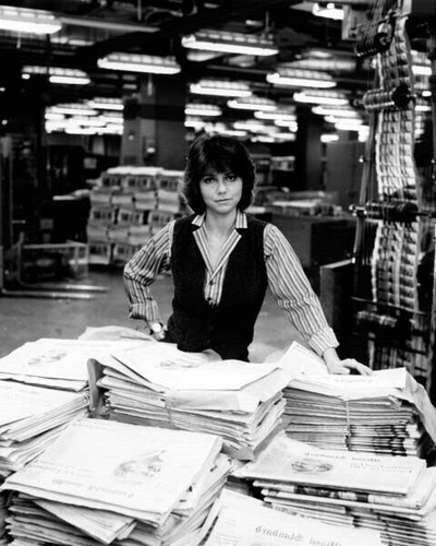 Absence of Malice 1981 Sally Field as Megan in newspaper print press ...