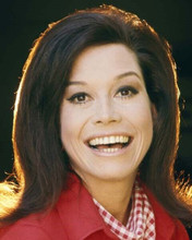 Mary Tyler Moore with beautiful smile 1970 Mary Tyler Moore Show 8x10 inch photo