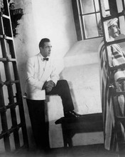 Casablanca 1942 Humphrey Bogart full length in white tuxedo jacket 8x10 photo