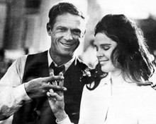 The Getaway 1972 Steve McQueen Ali MacGraw rare on set do peace sign 8x10 photo