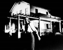 Halloween 1978 Jamie Lee Curtis outside the Haddenfield Doyle house 8x10 photo