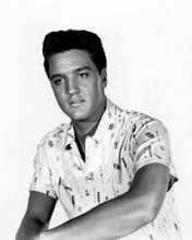 Elvis Presley looking cool in his Hawaiian shirt 1961 Blue Hawaii 8x10 photo