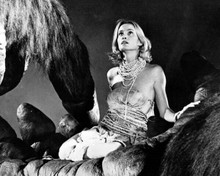 King Kong 1976 Jessica Lange sits in Kong's hand in skimpy outfit 8x10 photo