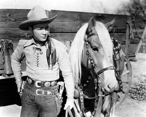 Roy Rogers hand on his gun prepares for action with Trigger 8x10 inch ...