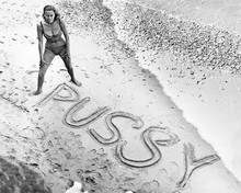 Honor Blackman in bikini on beach Pussy written in sand Goldfinger 8x10 photo