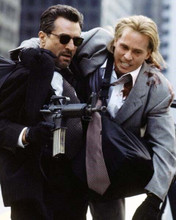 Heat 1995 Robert De Niro with rifle carries injured Val Kilmer 8x10 inch photo