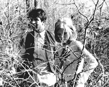 Bonnie And Clyde Warren Beatty & Faye Dunaway hide in woodland 8x10 inch photo
