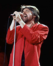 Bob Seger holding microphone on stage singing 1980's era 8x10 inch photo