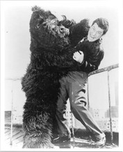 Soupy Sales 1960's comedian gets to grips with gorilla 8x10 inch photo