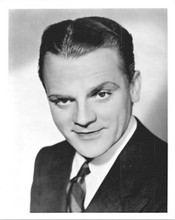 James Cagney looking dapper in dark suit in 1930's era portrait 8x10 inch photo