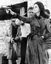 The Getaway Steve McQueen on set instructs Ali MacGraw in firing gun 8x10 photo