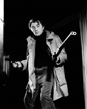 Robert Mitchum armed with gun and rifle in both hands The Yakuza 8x10 photo