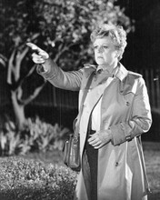 Angela Lanbsury arm outstretched pointing Murder She Wrote 8x10 inch photo