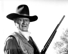John Wayne wears huge black stetson holding rifle 1973 Cahill 8x10 inch photo