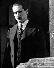 Robert de Niro in suit as young Vito Corleone The Godfather Part II 8x10 photo