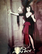 Maila Nurmi as Vampira signales come on in outside scary door 8x10 photo