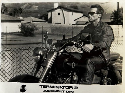 Arnold Schwarzenegger On His Motorcycle Terminator 2 8x10 Inch Photo 