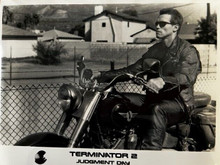 Arnold Schwarzenegger on his motorcycle Terminator 2 8x10 inch photo