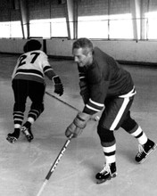 Slapshot 1977 Paul Newman in ice hockey game as Reg Dunlap 8x10 inch photo