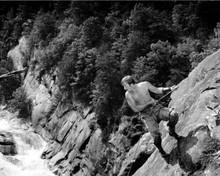 Deliverance 1972 Jon Voight scales cliff above Chattooga River 8x10 inch photo