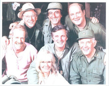 MASH Alan Alda and cast of 4077th smiling group pose 8x10 inch photo