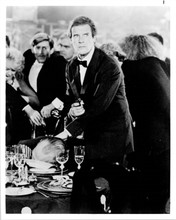 Roger Moore in action as Bond 8x10 photo A View To A Kill gun drawn